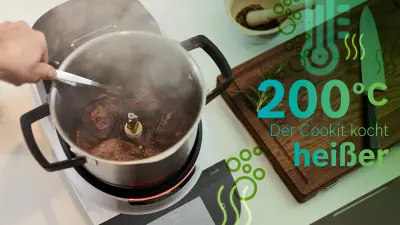 Im Cookit werden mehrere Steaks bei bis zu 200° Celsius gebraten, die bereits eine krosse Kruste haben.