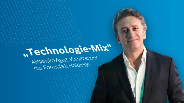 Alejandro Agag, Vorsitzender der Formula E Holdings vor einem blauen Hintergrund.