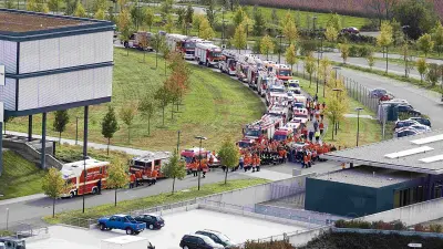 Numerous volunteer fire brigades also take part in a major exercise at the Abstatt plant.