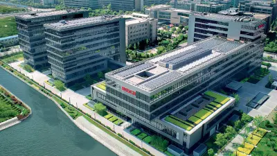 Aufnahme eines großen Bürogebäudekomplexes aus der Luft
