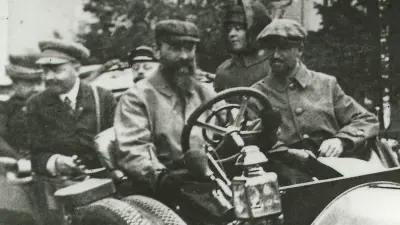 Robert Bosch at the steering wheel of a car