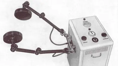 Ultra short wave therapy device with two electrodes on adjustable linkage
