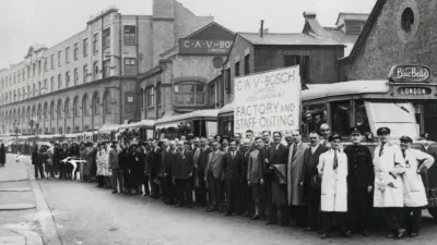 Setting off on a works outing in the 1930s: The associates of C.A.V.-Bosch