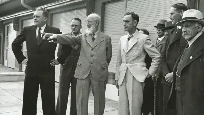 Robert Bosch und Paul HahRobert Bosch und Paul Hahn bei der Eröffnung des Robert-Bosch-Krankenhauses, 1940.
