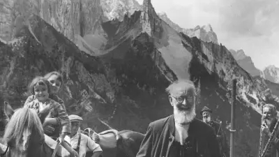 Robert Bosch with his children Eva and Robert on a hunting trip in Halleranger, Tyrol, 1941