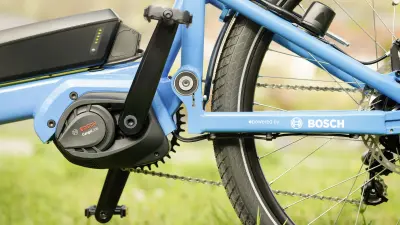 View of a drive on a blue bicycle frame