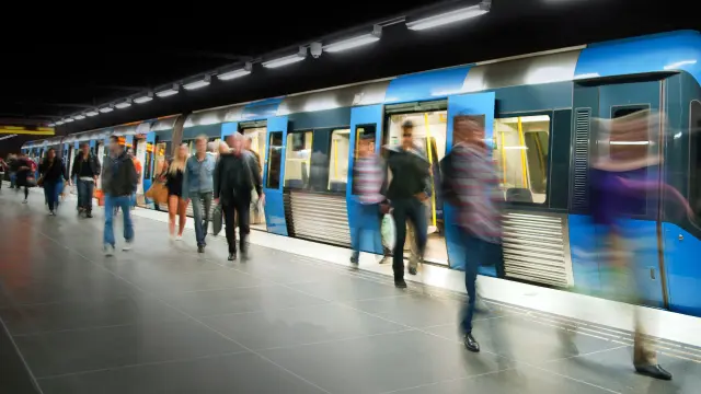 Araç ve motosiklet paylaşımı, toplu taşıma ve park yerleri gibi çok modlu ulaşım için entegre bilgi ve rezervasyon platformu.