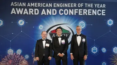 Award winner Liu Ren with Udo Gomez, Head of Bosch Research, and Michael Kessler, member of the Bosch Research executive management team.