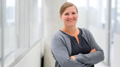 Dr. Anne Fuchs