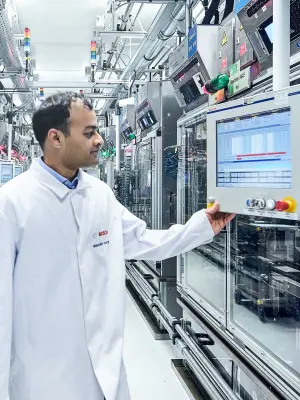 Jaideep Tiwari in a test line at the Bosch plant in Bamberg.