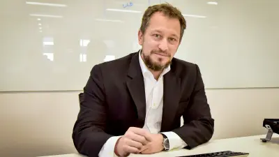 Oliver Wolst, responsible for the business of the Bosch Automotive Electronics division's business in Australia, at his desk
