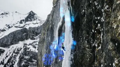 Extremkletterer Bernard Witz nutzt bei seinen Eiskletterrouten den Akku-Bohrhammer Bosch Biturbo.
