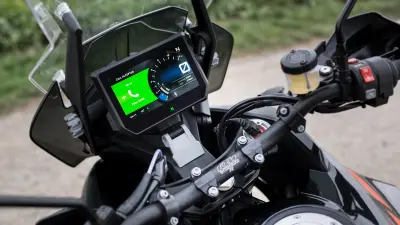 The display is showing incoming calls.