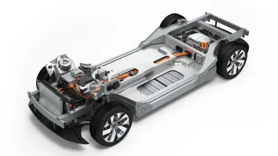 Graphik eines durchsichtigen Autos mit den Komponenten eines Elektroantriebs