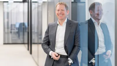 A portrait picture of automotive expert Andreas Tschiesner, Senior Partner at McKinsey.
