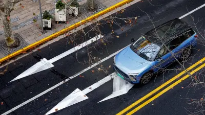 Der elektrische SUV NIO ES8 ist durch den elektromechanischen Bremskraftverstärker iBooster von Bosch auf der Überholspur.