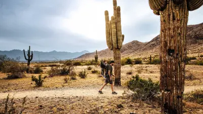 Bosch engineer Christan Appel and his son Leon on a hike.