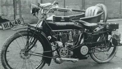 Nach der erfolgreichen Etablierung des Bosch-Lichtsystems in Kraftwagen, rückten zu Beginn der 1920er Jahre die Motorräder in den Fokus, wie diese Indian Maschine 1921.