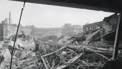 Bei einem Luftangriff 1944 wurden große Teile des Metallwerks am Standort Feuerbach zerstört. Die Produktion wurde nach und nach in ländliche Gebiete ausgelagert.