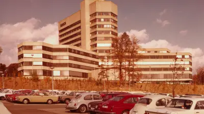 Die neue Bosch-Zentralverwaltung auf der Schillerhöhe nahe Stuttgart ersetzte die Gebäude der alten Hauptverwaltung.