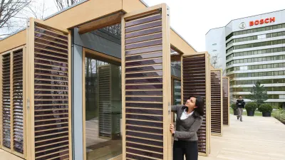 Das energieautarke Solar Decathlon Haus, entwickelt von Experten der Technischen Universität Darmstadt in Kooperation mit Bosch, gewann 2007 den renommierten „Solar Decathlon“ Preis in den USA.