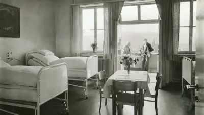 Hospital room in the background Robert Bosch on the balcony