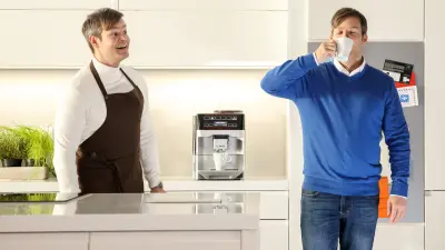 Ihre Bosch-Kaffeemaschine mit Home Connect weiß, wie und wann Sie Ihren Morgenkaffee lieben.