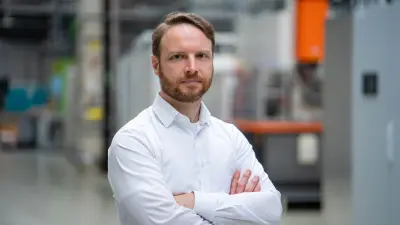 Bosch Research expert Eduardo Monari in the laboratories of the Bosch research campus in Renningen.