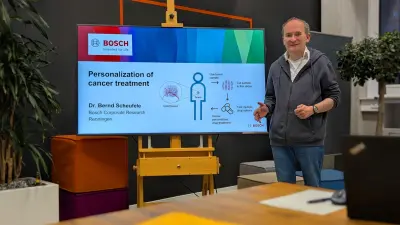 Bernd Scheufele presents the Bosch research project at the Bosch site in Renningen.