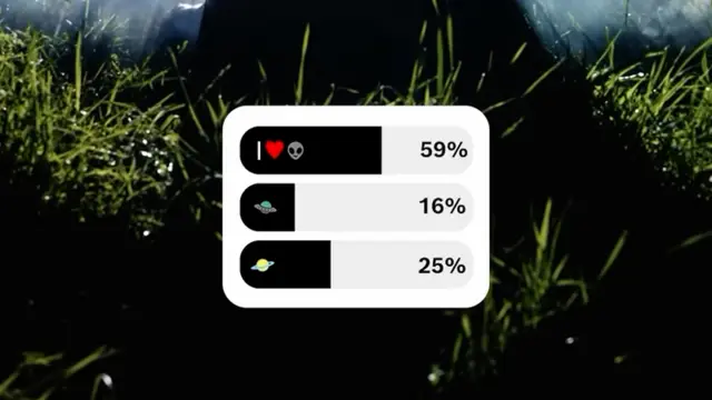 In the foreground a voting bar with results: “I love aliens” with 59%, a UFO with 16% and a planet with 25%, in the background a dark grassy landscape.