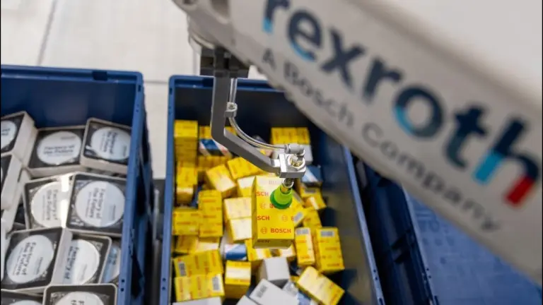 Explanatory video: the Smart Item Picking System from Bosch Research and Bosch Rexroth