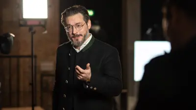 Sami Haddadin während eines Interviews.