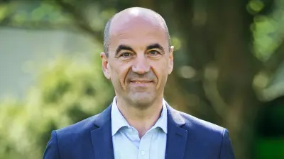 Ein Portraitfoto von Stefan Dohler, dem Vorstandsvorsitzenden der EWE AG.