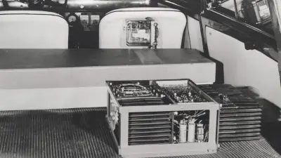 Leistungselektronik von Bosch, eingebaut in ein Serienfahrzeug aus dem Jahr 1967.