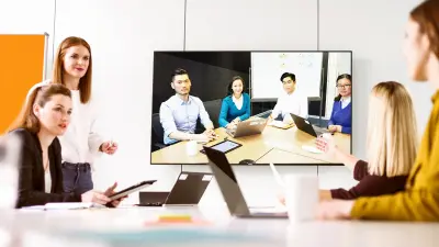 Das deutsch-chinesische Projektteam von Bosch in einem Meeting.