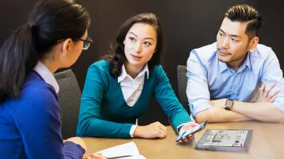 Kundenexperten mit Bosch-Strategin Sun-Mi Choi in der Bosch-Zentrale in Shanghai.