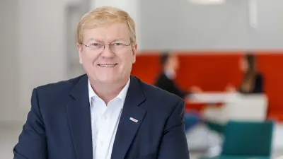 Dr. Stefan Hartung
